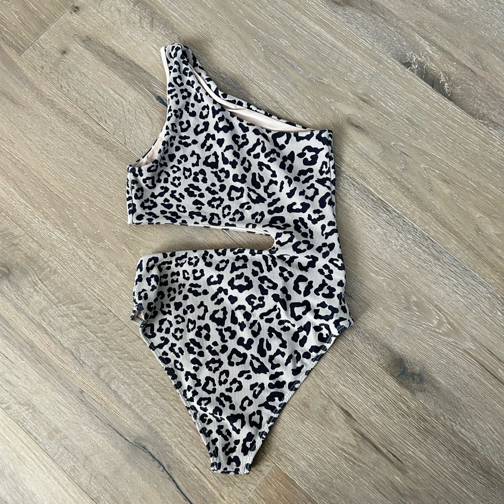 Beach Riot Celine Ribbed One Piece Leopard - Picture 2 of 5